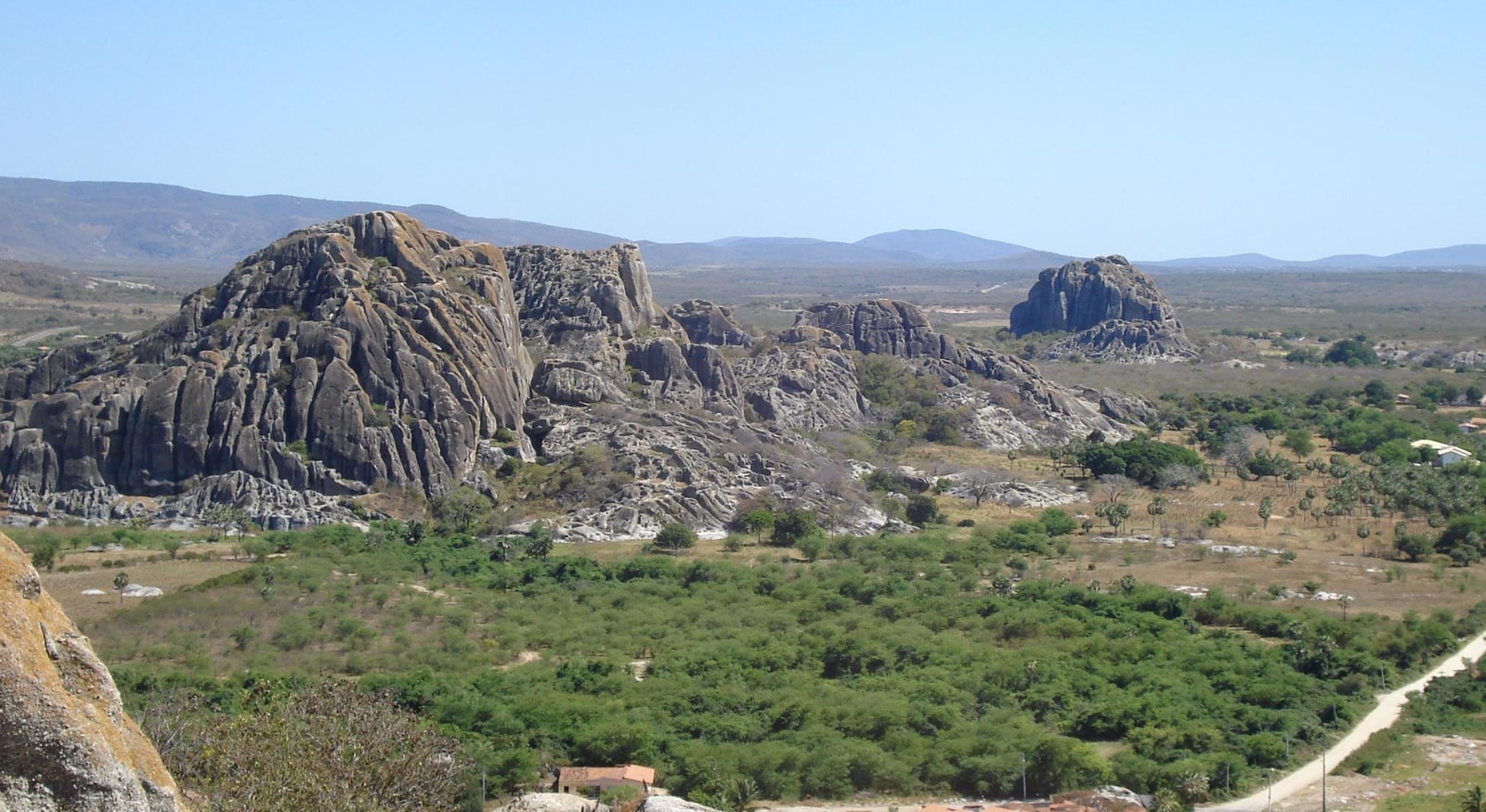 Monólitos nos arredores de Quixadá, Ceará